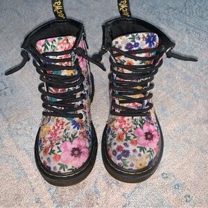 Dr. Martens Kids Floral Delaney Wander Combat Boots